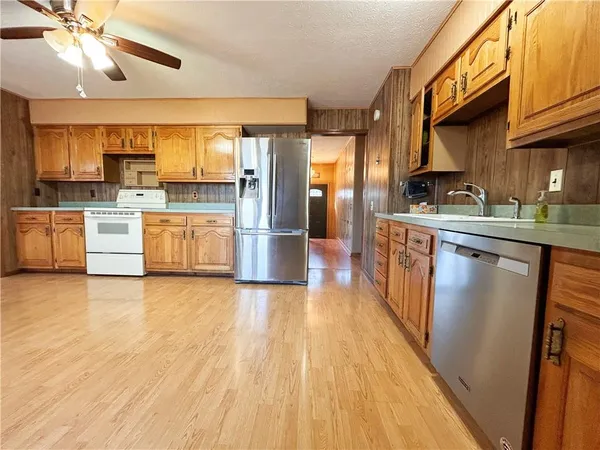 $249,000 | 1045 Yale Road, Mapleton, KS 66754