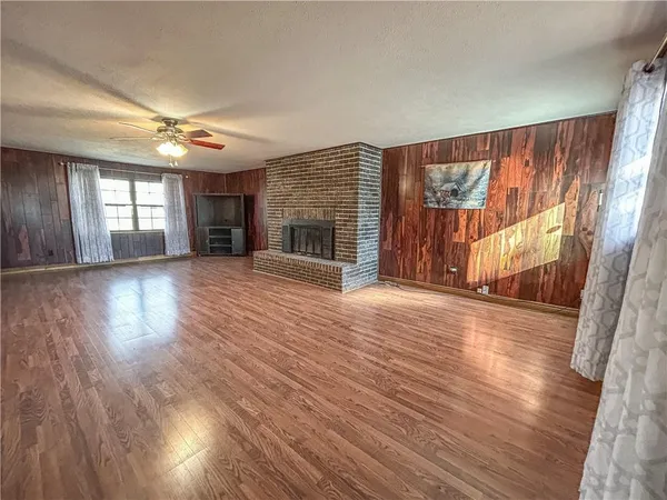 $249,000 | 1045 Yale Road, Mapleton, KS 66754