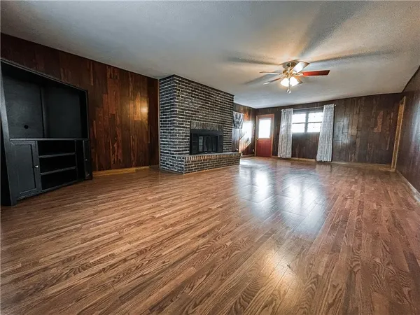 $249,000 | 1045 Yale Road, Mapleton, KS 66754