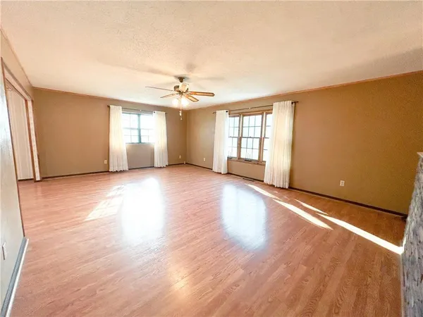 $249,000 | 1045 Yale Road, Mapleton, KS 66754