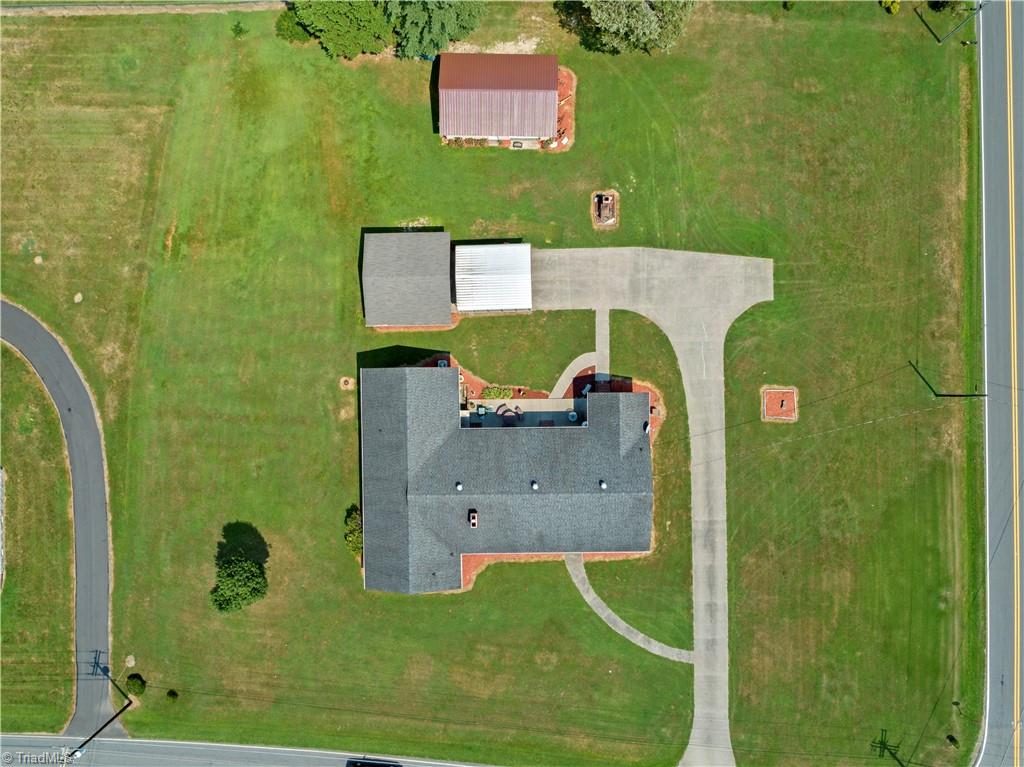 375 South Franklin Road Mount Airy, NC 27030 - Photo 2 of 30 Gallery Image 2
