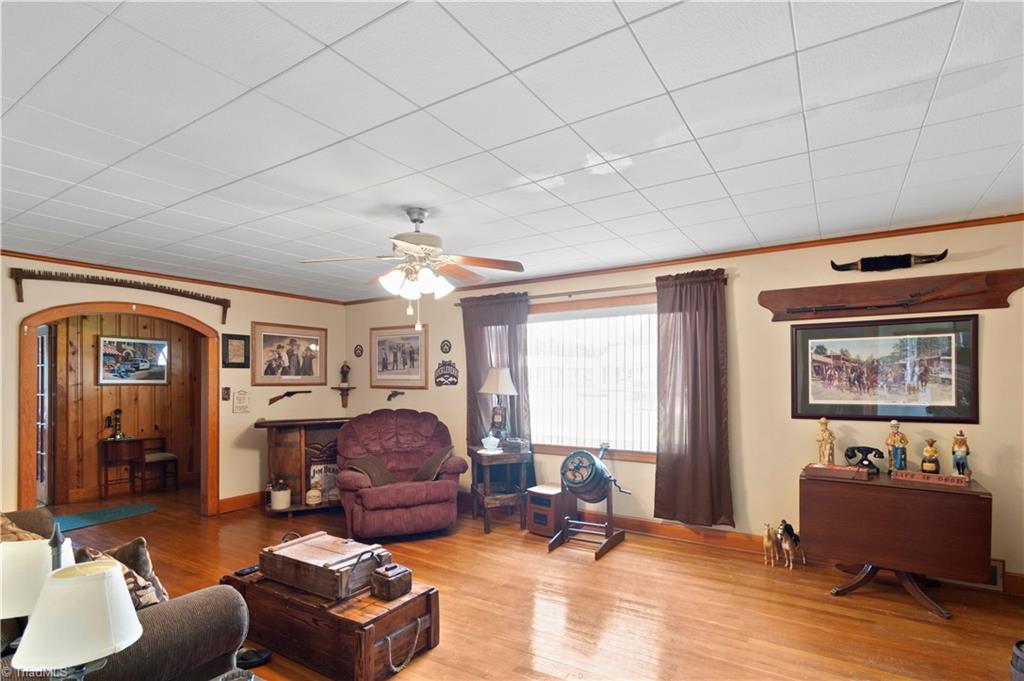 375 South Franklin Road Mount Airy, NC 27030 - Photo 15 of 30 Gallery Image 15