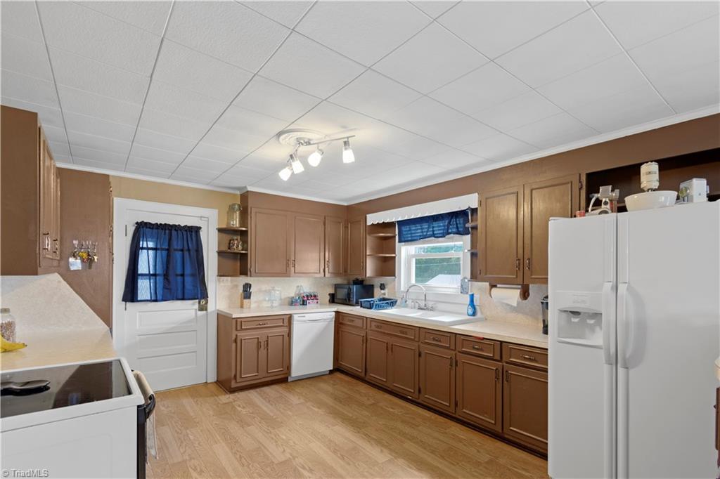 375 South Franklin Road Mount Airy, NC 27030 - Photo 20 of 30 Gallery Image 20