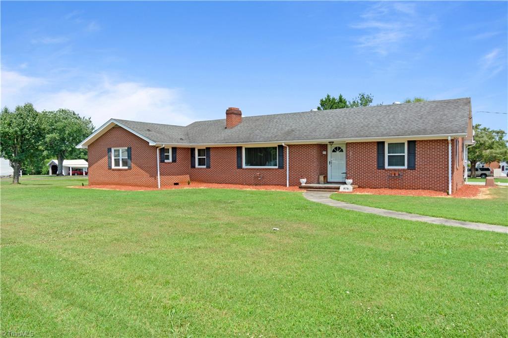 375 South Franklin Road Mount Airy, NC 27030 - Photo 7 of 30 Gallery Image 7