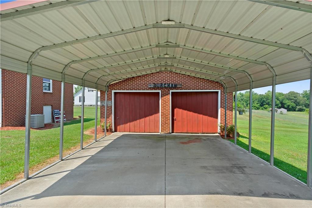 375 South Franklin Road Mount Airy, NC 27030 - Photo 10 of 30 Gallery Image 10