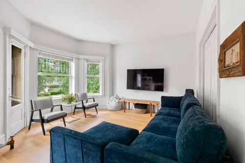$1,500,000 | 321 North Elmwood Avenue, Oak Park, IL 60302