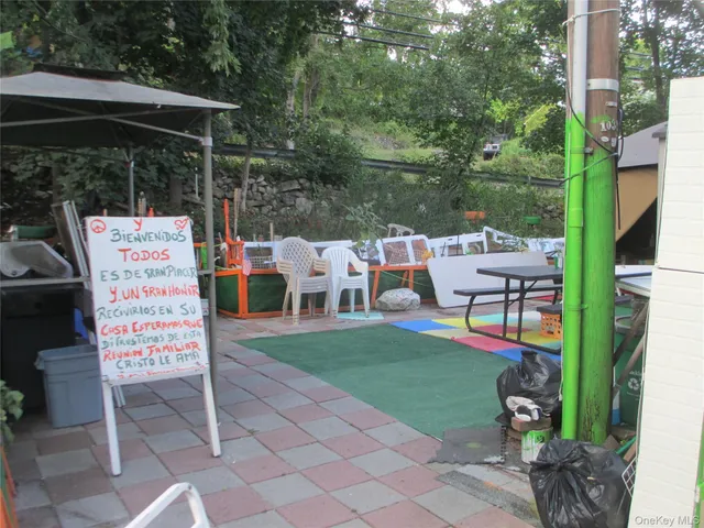 a view of outdoor space yard and patio