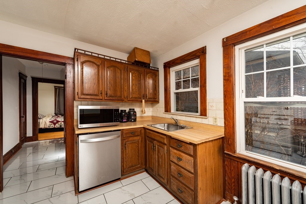 18 Oval Road Quincy, MA 02170 - Photo 12 of 22 Gallery Image 12