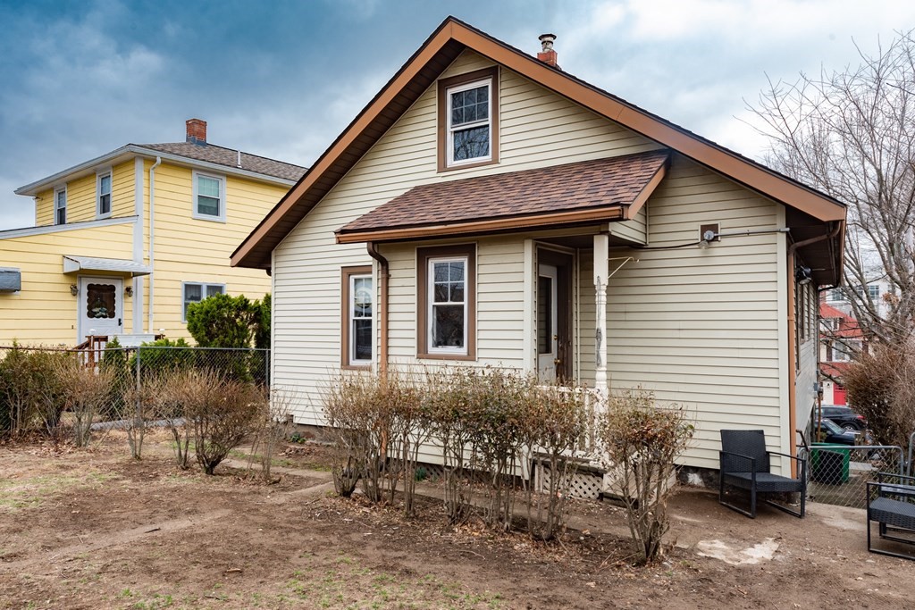 18 Oval Road Quincy, MA 02170 - Photo 4 of 22 Gallery Image 4