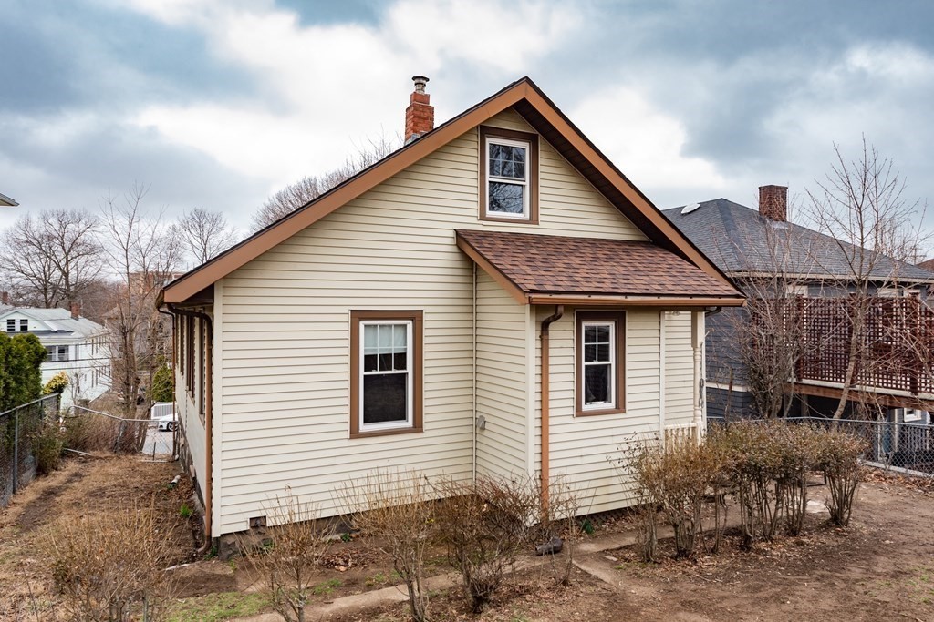 18 Oval Road Quincy, MA 02170 - Photo 5 of 22 Gallery Image 5