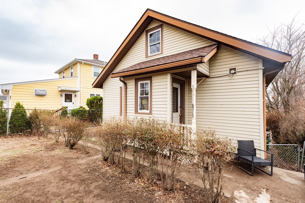 18 Oval Road Quincy, MA 02170 - Photo 6 of 22 Gallery Image 6