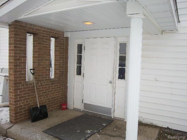 10069 East Coldwater Road Davison, MI 48423 - Photo 1 of 9 Entrance