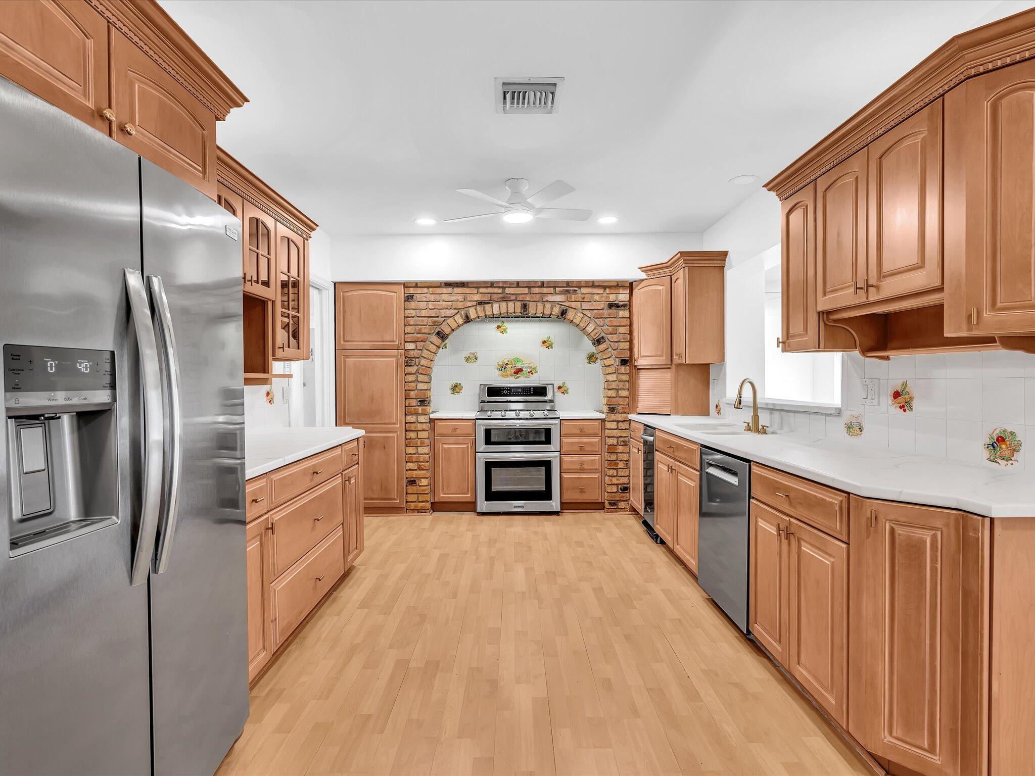 4400 Buchanan Street Hollywood, FL 33021 - Photo 12 of 52 61-FPP00266