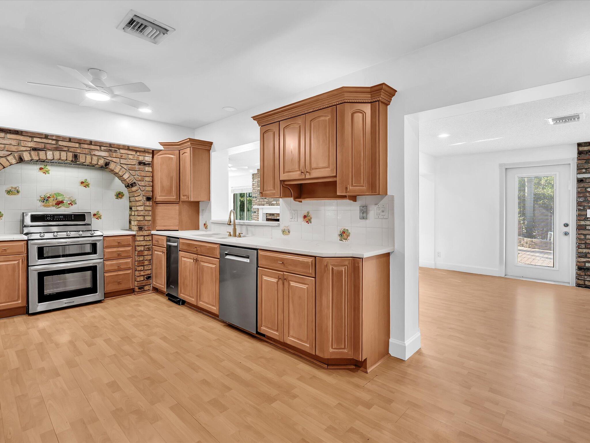 4400 Buchanan Street Hollywood, FL 33021 - Photo 15 of 52 62-FPP00271