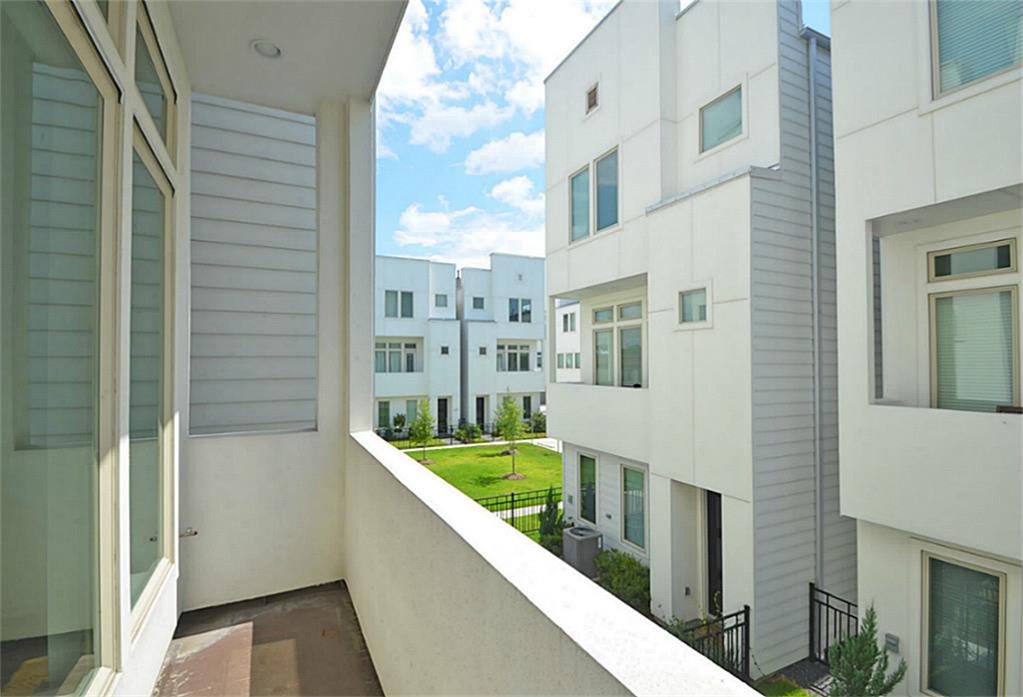 2713 Clay Street Houston, TX 77003 - Photo 13 of 24 Balcony located on the front of the home.