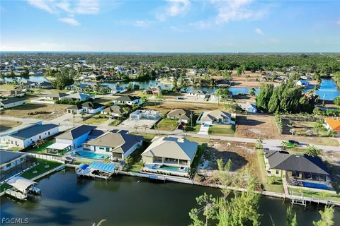 $979,900 | 3220 Northwest 21st Street, Cape Coral, FL 33993