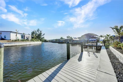 $979,900 | 3220 Northwest 21st Street, Cape Coral, FL 33993