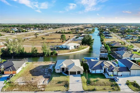 $979,900 | 3220 Northwest 21st Street, Cape Coral, FL 33993