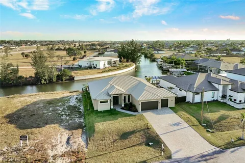 $979,900 | 3220 Northwest 21st Street, Cape Coral, FL 33993