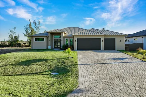 $979,900 | 3220 Northwest 21st Street, Cape Coral, FL 33993