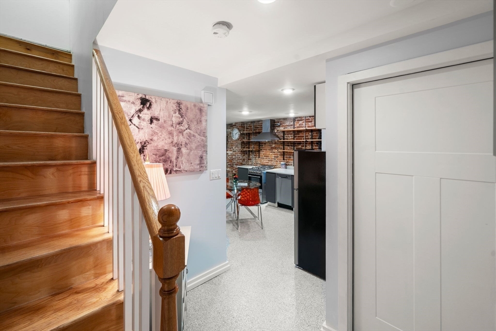 26 Unity Street, Unit 1 Boston, MA 02113 - Photo 11 of 27