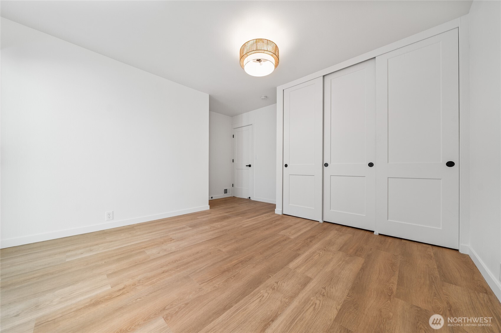 1308 19th Avenue Longview, WA 98632 - Photo 10 of 24 a view of an empty room and window