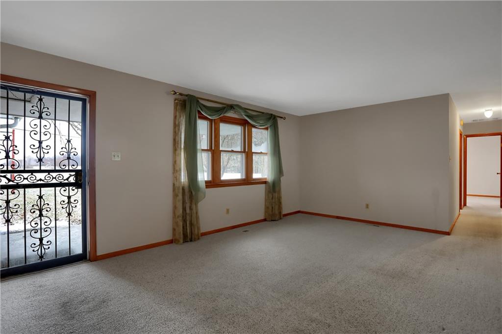 7151 West Mills Road Indianapolis, IN 46221 - Photo 3 of 32 Gallery Image 3