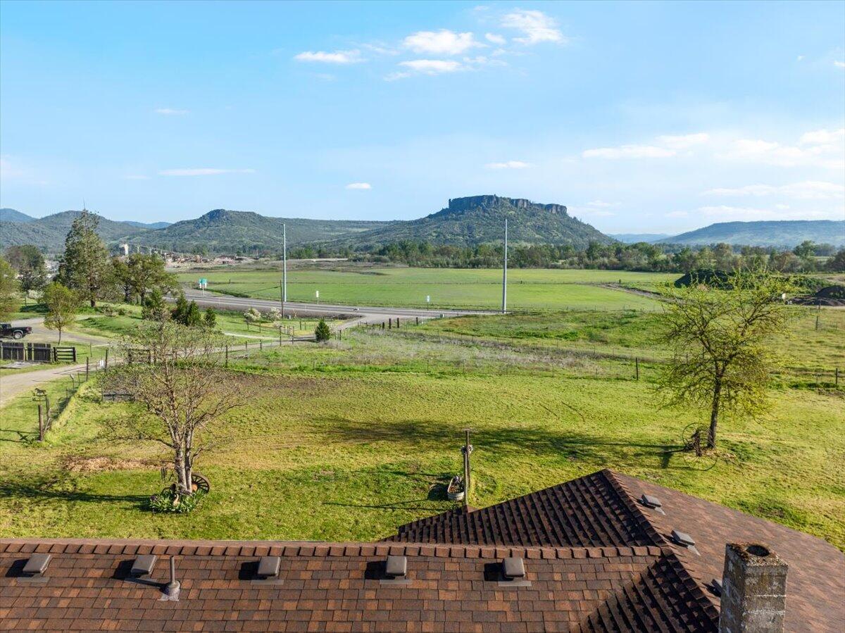 7365 Blackwell Road Central Point, OR 97502 - Photo 31 of 37 28-DJI_0080