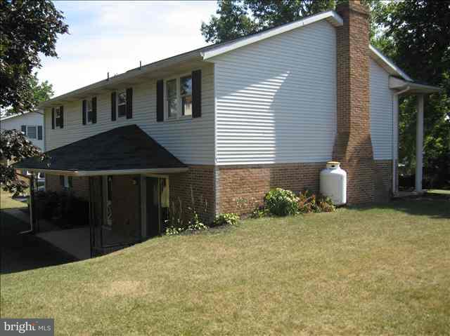 550 Strites Road Harrisburg, PA 17111 - Photo 3 of 9 Gallery Image 3