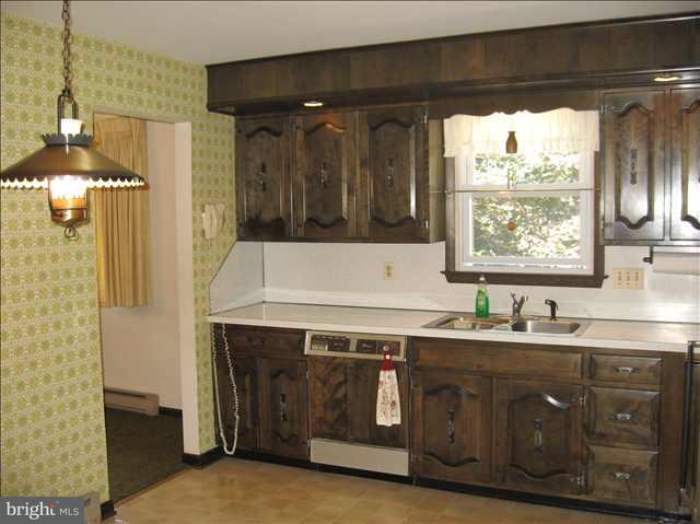 550 Strites Road Harrisburg, PA 17111 - Photo 4 of 9 Gallery Image 4