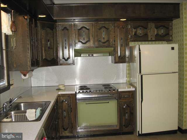 550 Strites Road Harrisburg, PA 17111 - Photo 5 of 9 Gallery Image 5