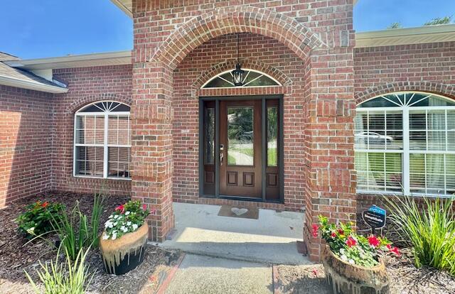 4258 Shadow Lane Niceville, FL 32578 - Photo 4 of 35 a front view of a house