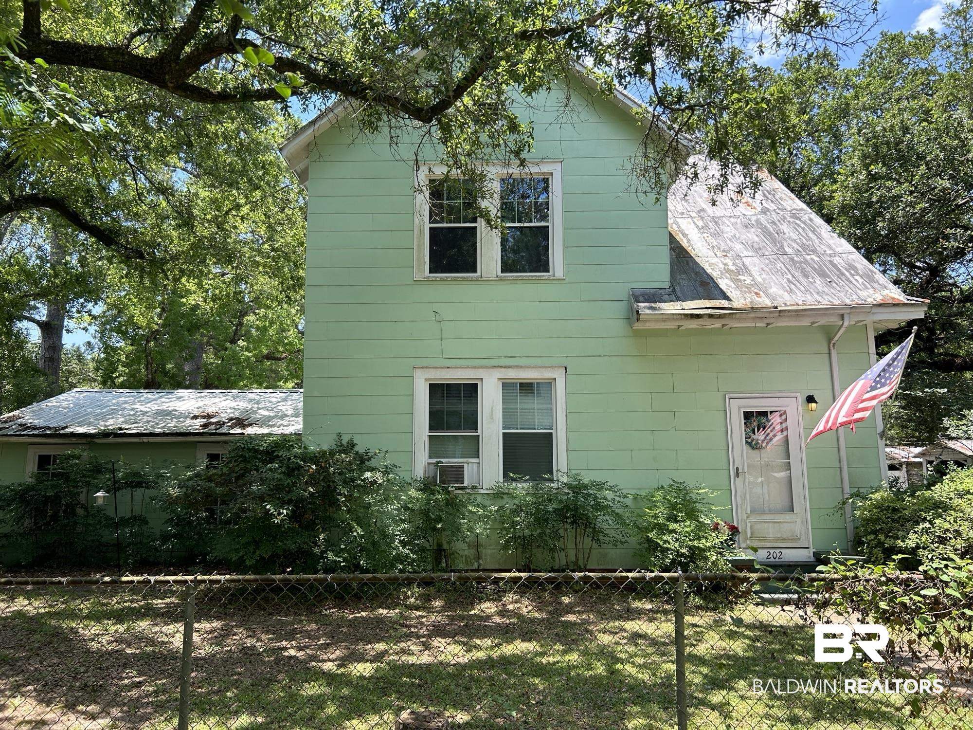 202 4th Street Mobile, AL 36611 - Photo 2 of 27