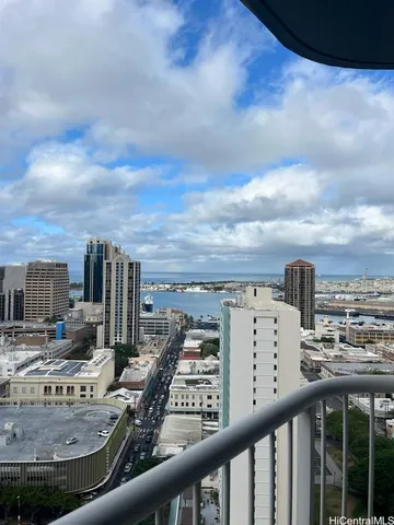 $3,900 | 1212 Nuuanu Avenue, Unit 2702, Honolulu, HI 96817