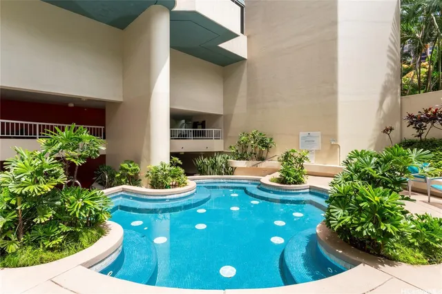 $3,900 | 1212 Nuuanu Avenue, Unit 2702, Honolulu, HI 96817