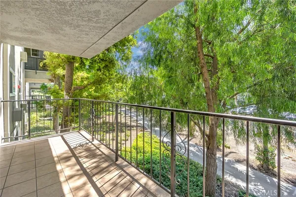 $488,000 | 2393 Via Mariposa West, Unit 1D, Laguna Woods, CA 92637