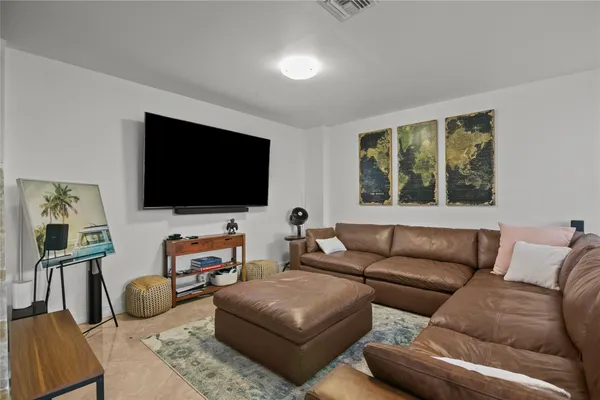 $5,900 | 732 Northeast 15th Avenue, Fort Lauderdale, FL 33304