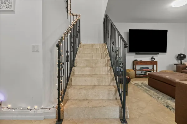 $5,900 | 732 Northeast 15th Avenue, Fort Lauderdale, FL 33304