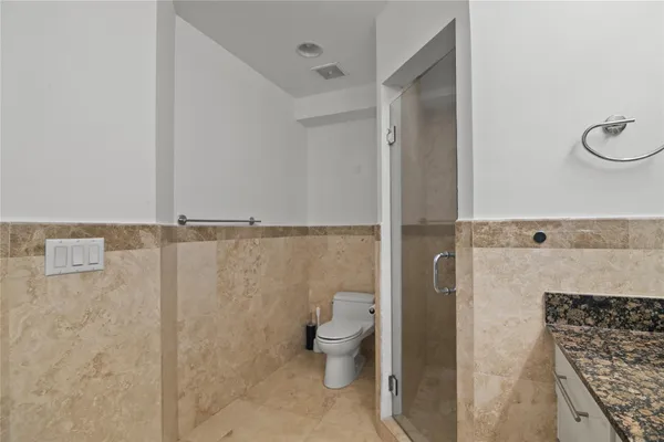 $5,900 | 732 Northeast 15th Avenue, Fort Lauderdale, FL 33304