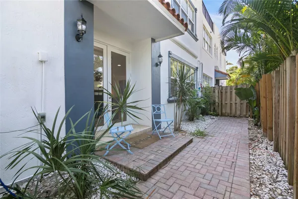 $5,900 | 732 Northeast 15th Avenue, Fort Lauderdale, FL 33304