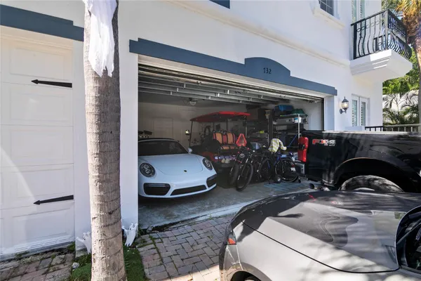 $5,900 | 732 Northeast 15th Avenue, Fort Lauderdale, FL 33304