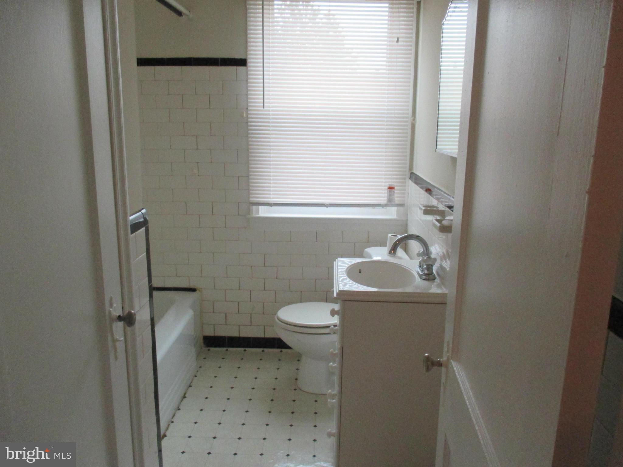 1629 East Cold Spring Lane Baltimore, MD 21218 - Photo 15 of 22 Bath
