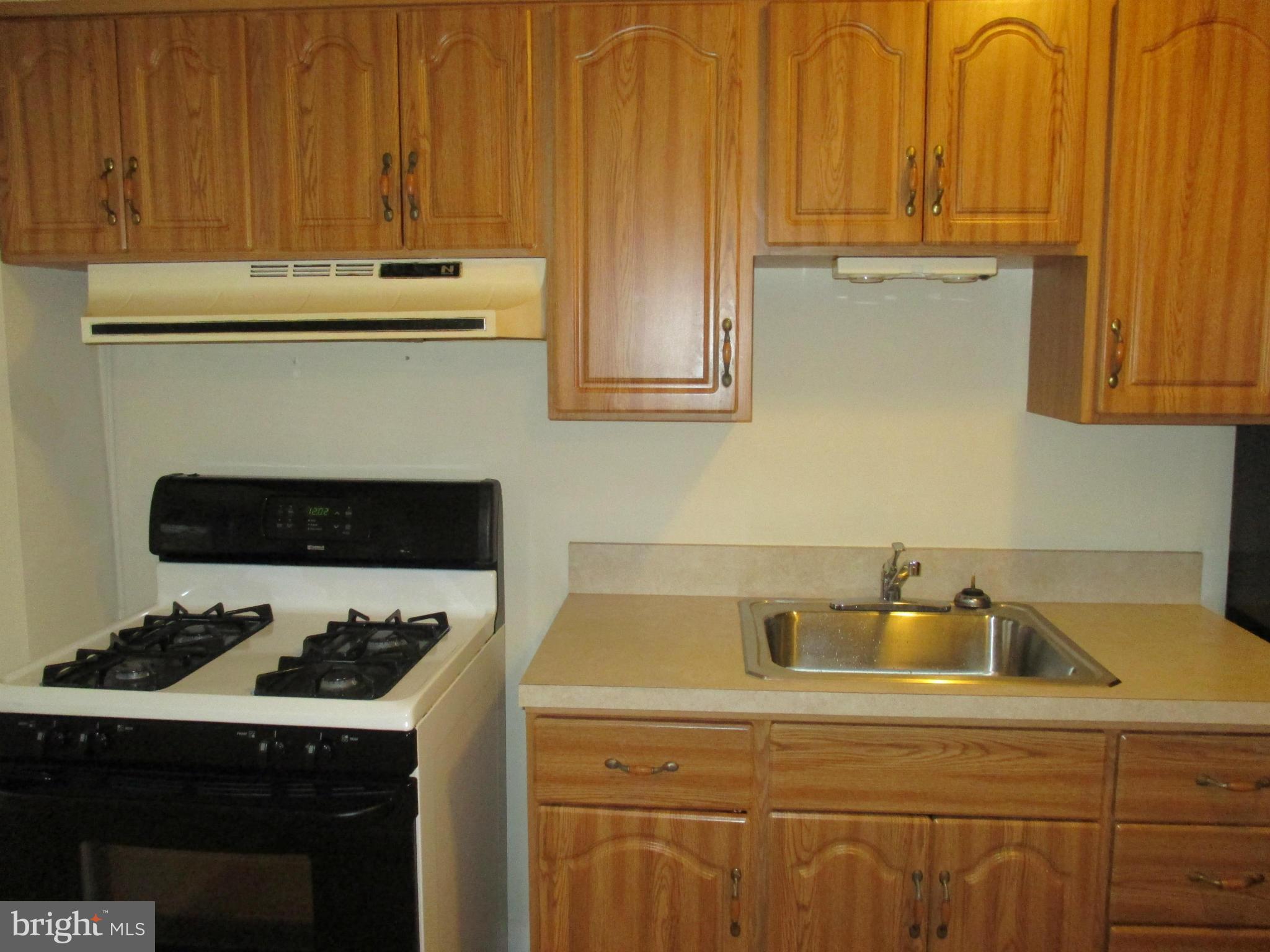 1629 East Cold Spring Lane Baltimore, MD 21218 - Photo 7 of 22 Kitchen