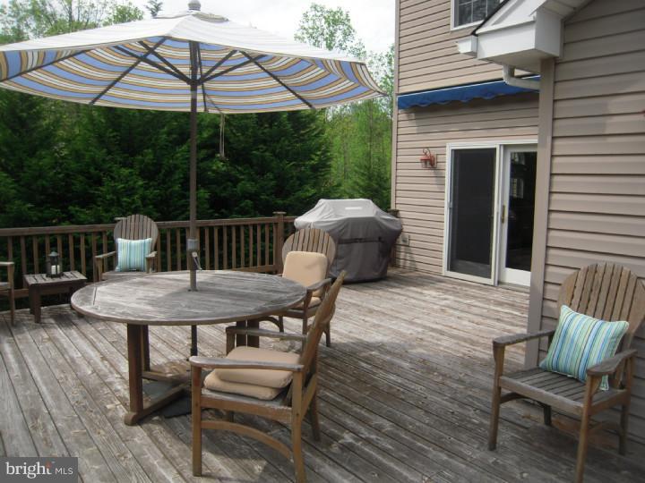 1975 Upper Ridge Road Green Lane, PA 18054 - Photo 14 of 16 Deck