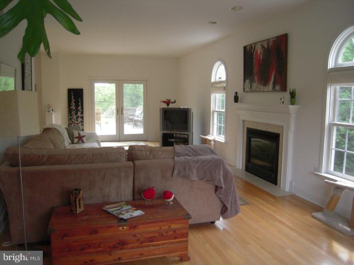1975 Upper Ridge Road Green Lane, PA 18054 - Photo 3 of 16 Great Room