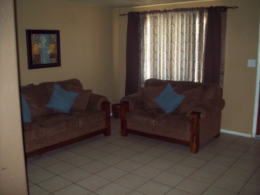 7010 West Berkeley Road Phoenix, AZ 85035 - Photo 3 of 11 Living Room View