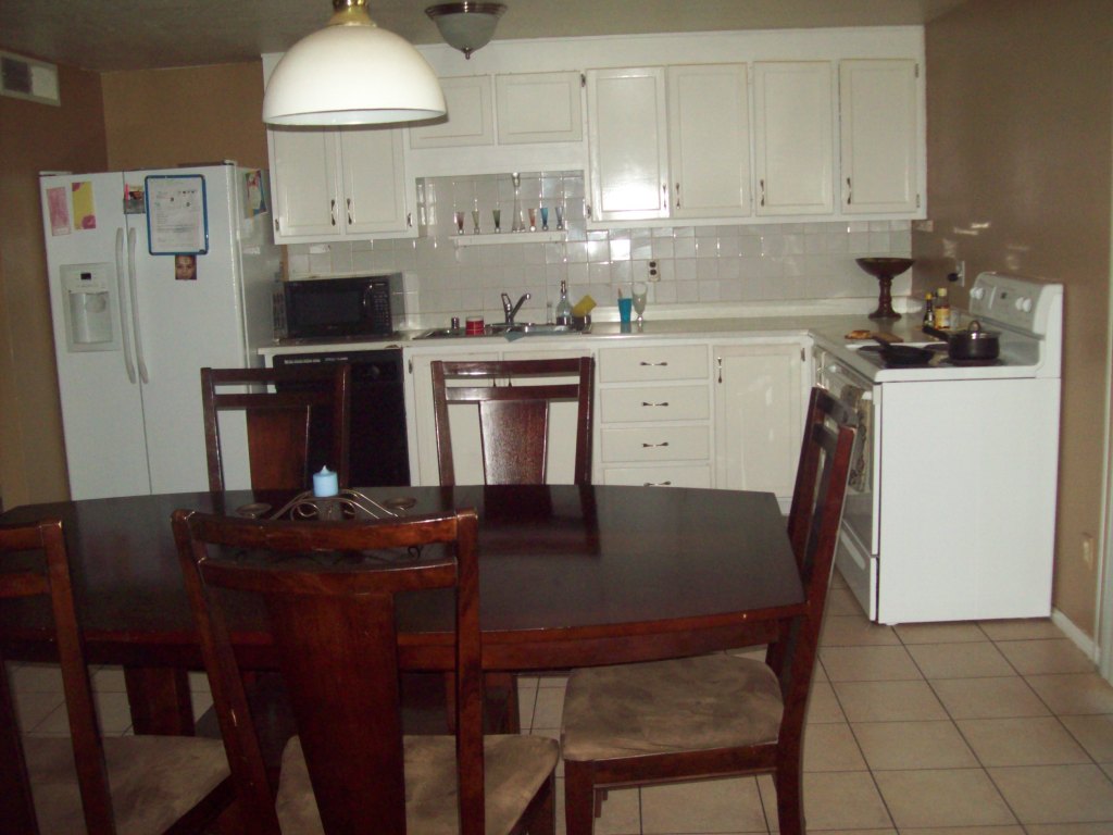 7010 West Berkeley Road Phoenix, AZ 85035 - Photo 9 of 11 Kitchen
