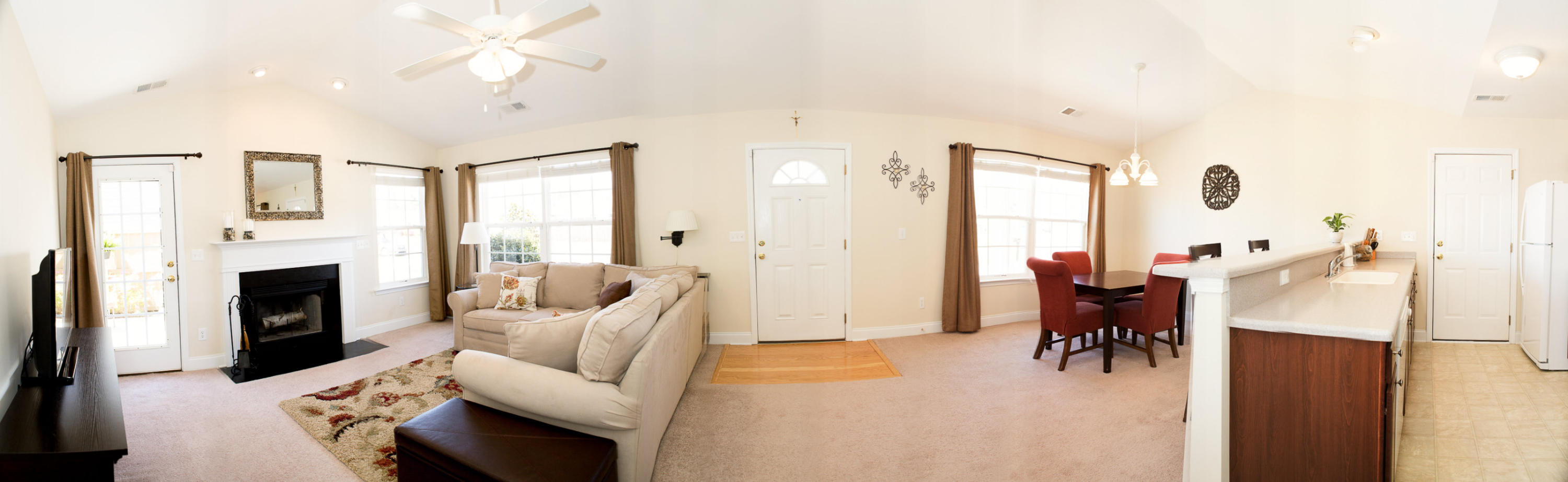 232 Westbrooke Road Summerville, SC 29486 - Photo 8 of 17 family room.jpg