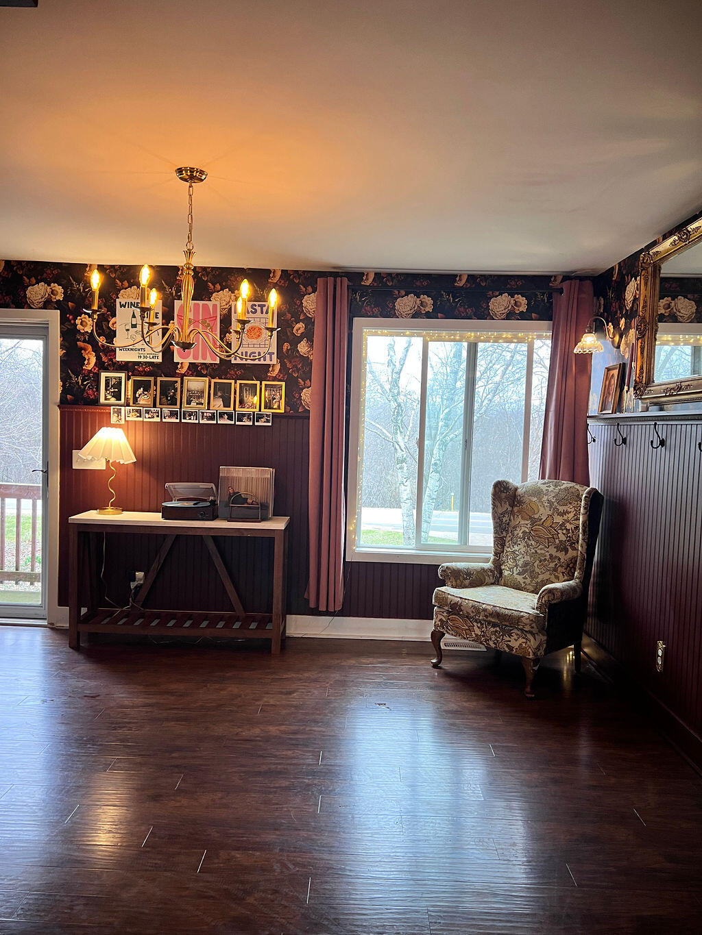 W8139 County Rd A Richmond, WI 53115 - Photo 11 of 47 Dining