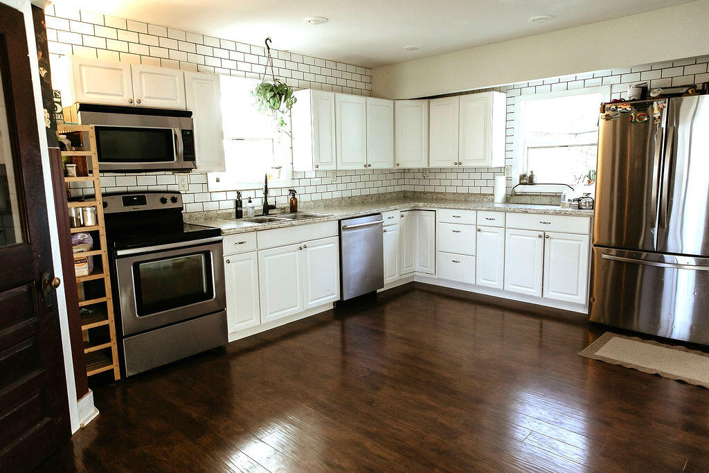 W8139 County Rd A Richmond, WI 53115 - Photo 3 of 47 Kitchen